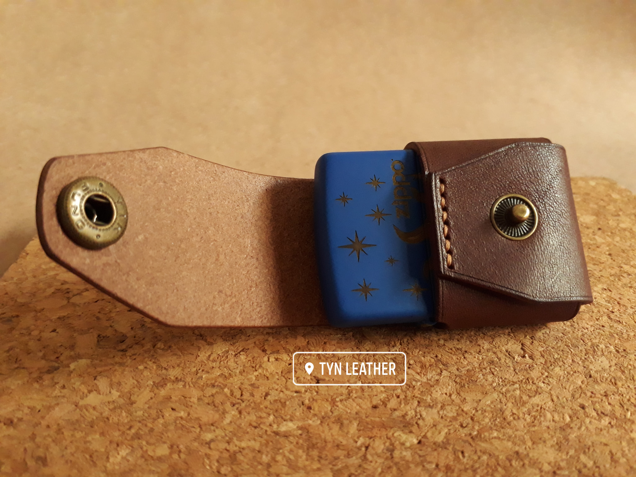 Leather Zippo case pattern