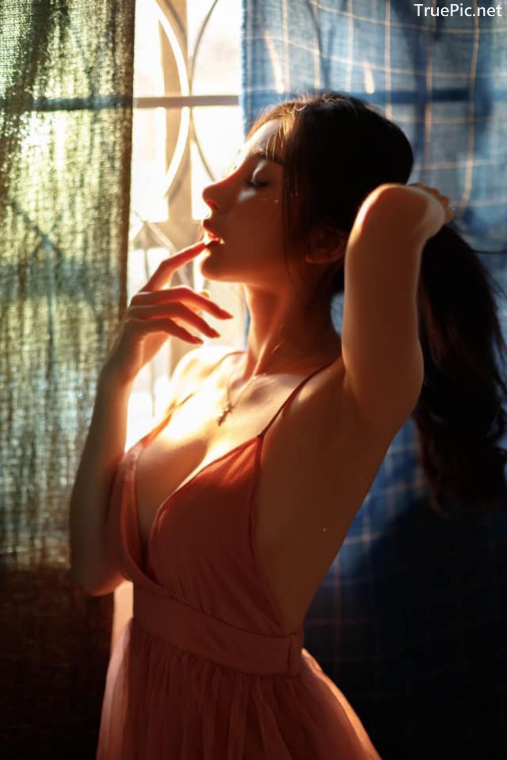 Image-Thailand-Sexy-Model-Pattamaporn-Keawkum-Morning-Sunlight-TruePic.net- Picture-15