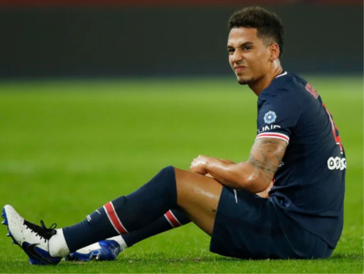 ارسنال مهتم بباريس سان جيرمان من اللاعب ثيلو كهرر ارسنال مهتم بباريس سان جيرمان من اللاعب ثيلو كهرر