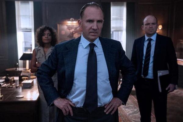 M (Ralph Fiennes), Moneypenny (Naomie Harris) and Tanner (Rory Kinnear) in NO TIME TO DIE.
