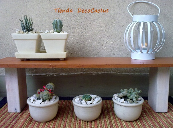 Banquito de madera con detalles de desgaste: Tienda Deco C