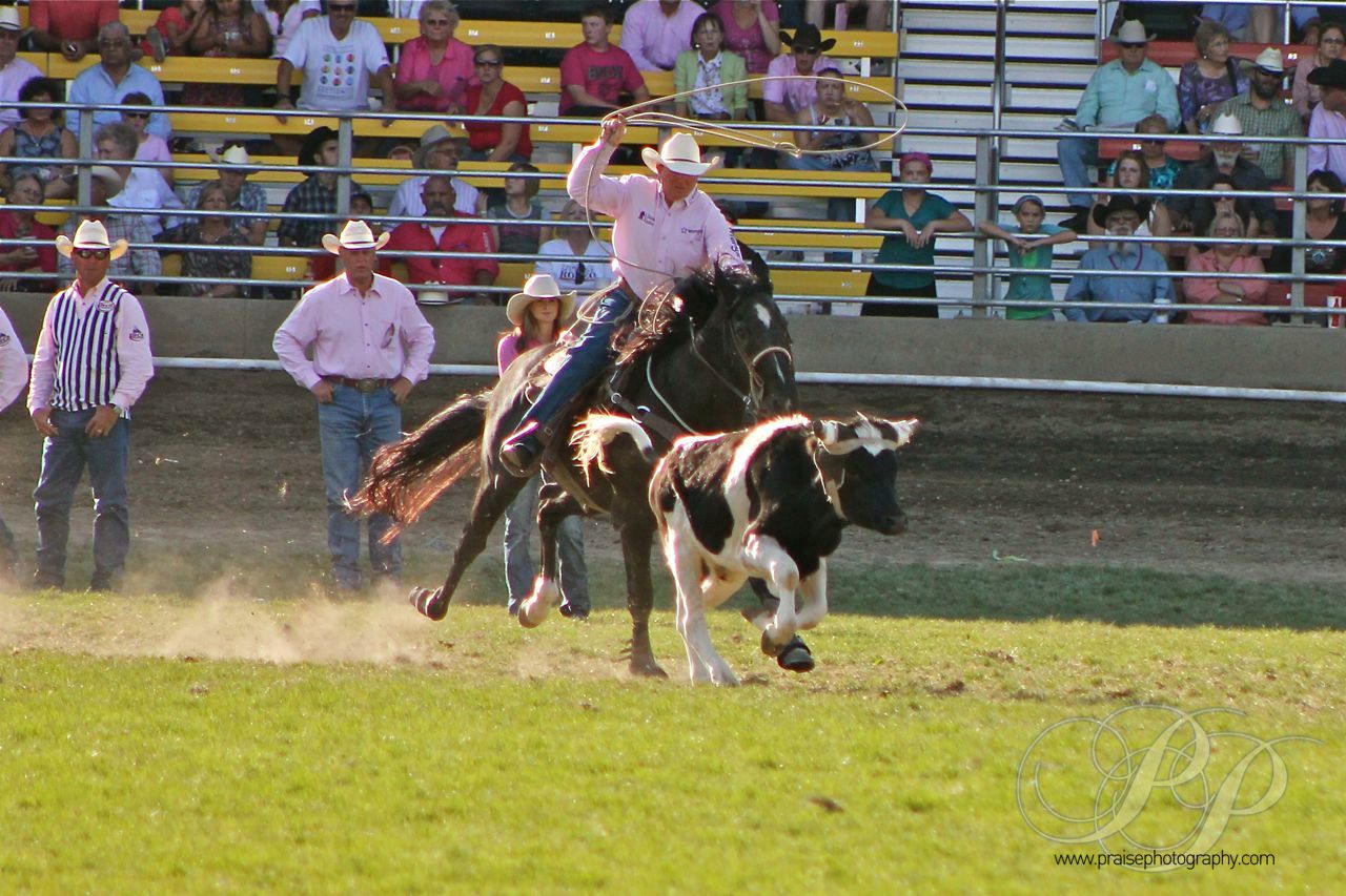 Eric Valentine's Praise Photography Blog: The Pendleton Round Up -- Roping