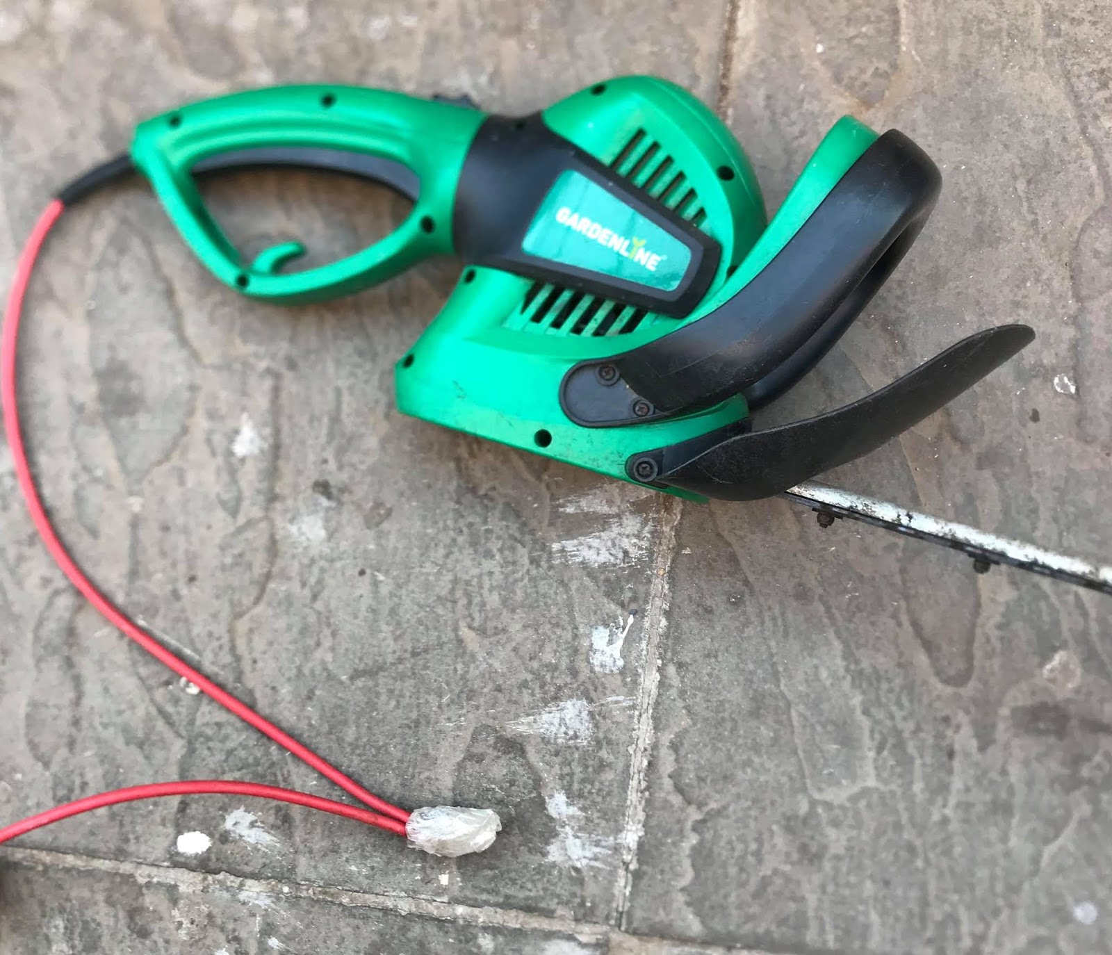 Rewiring Hedge trimmers.