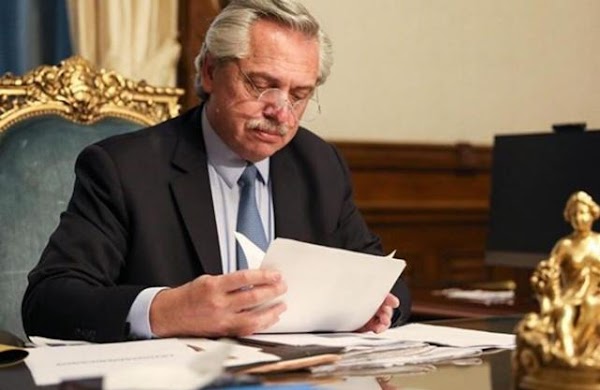 Fernández: "Estamos ajustando sobre los que tienen una situación más holgada" Fernández: "Estamos ajustando sobre los que tienen una situación más holgada"