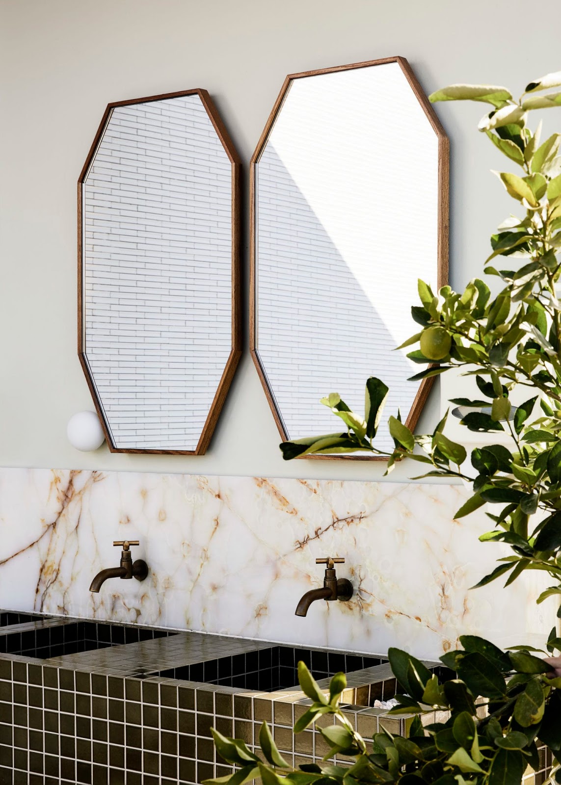 LET'S STAY BLACKSMITH PROVEDORE IN LAKE MULWALA