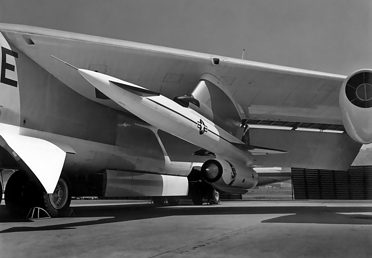 ATOMICANNIHILATION 1960 'Hound Dog" air to ground missile