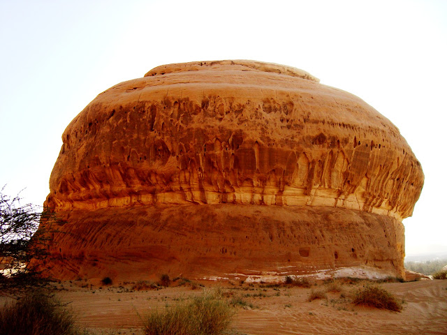 Мадаин Салех (Mada'in Saleh), доисламский город мертвых  