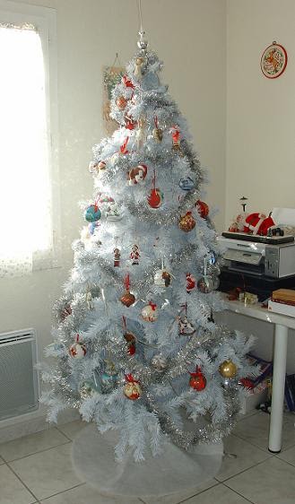 Mes Loisirs Créatifs: NOËL : Sapin blanc - Décoration 2011