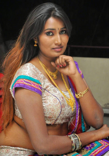 Celebrity Trends Photography Swathi Naidu Enjoyable Tamil Aunty Pundai 