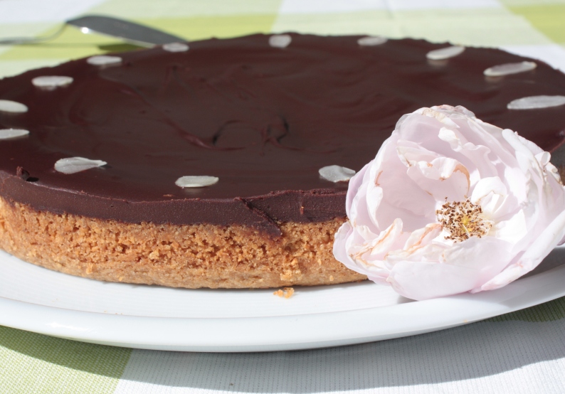 Mandelkuchen mit Schokoladenhaube - Kirschbiene kocht