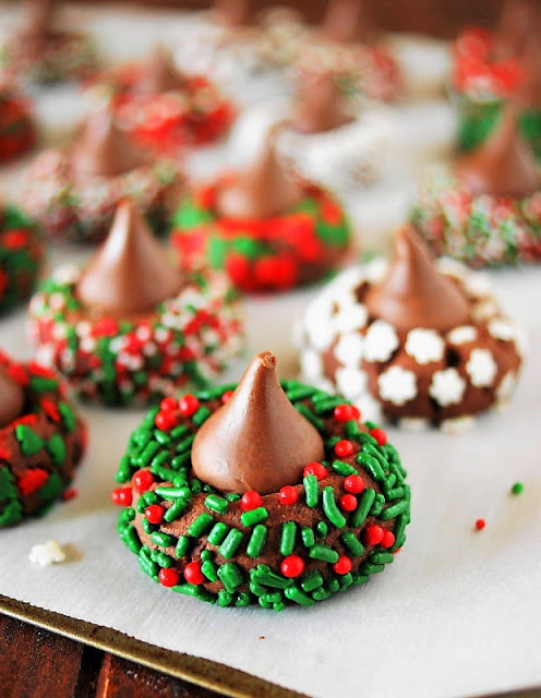 Christmas Chocolate Kiss Cookies | The Kitchen is My Playground