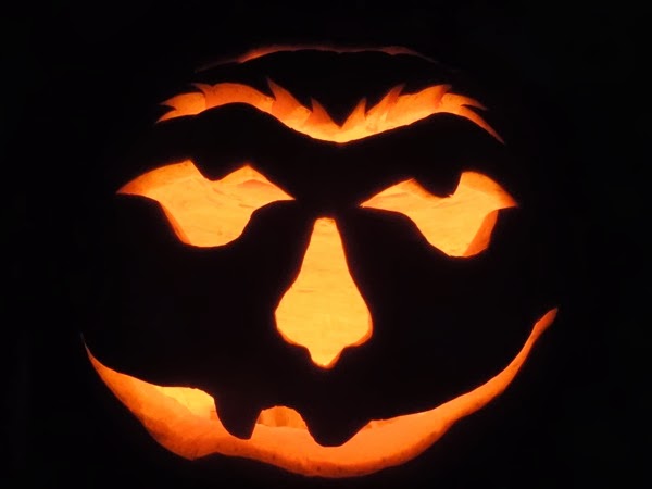 'Mr. Frown' Halloween pumpkin design idea