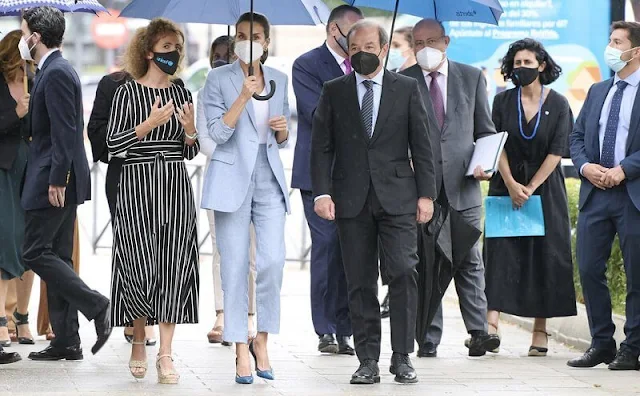 Queen Letizia wore a new blue linen suit (Blazer and trousers) from Adolfo Dominguez - 2020 Spring Summer collection