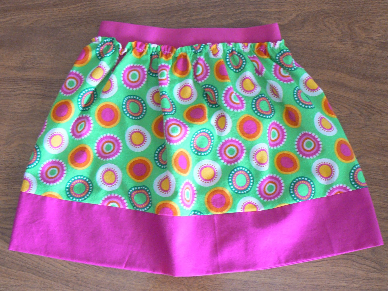 ourhomecreations: Elastic Band Skirt (from Make It & Love It)