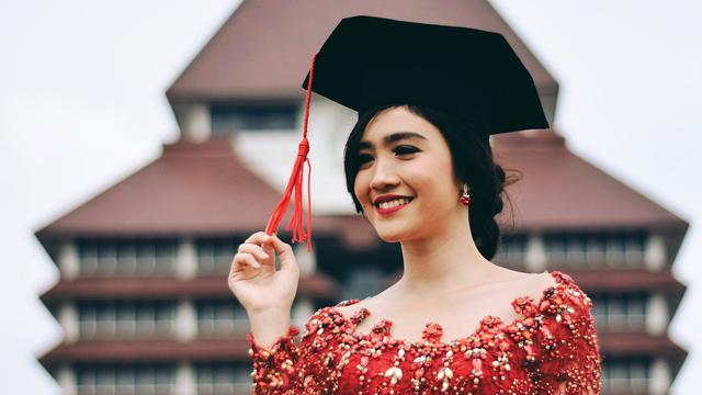 7 Profesi Yang Cocok Bagi Lulusan Sarjana Hukum Di Tahun 2020 Bangdidav Com