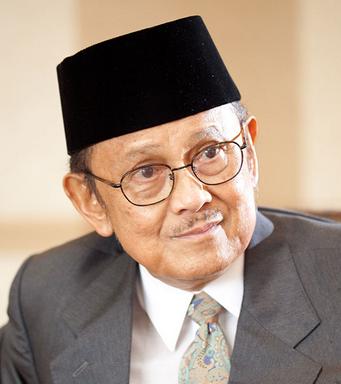 Kata Kata Bijak B.J Habibie yang Inspiratif - KATA KATA BIJAK