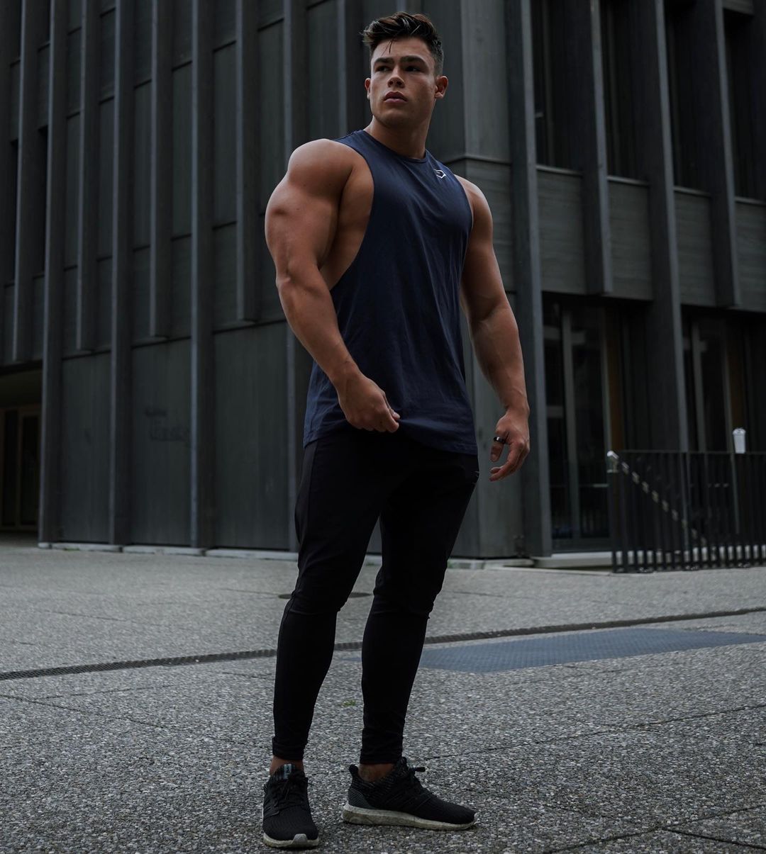 the beauty of male muscle: Gabriel