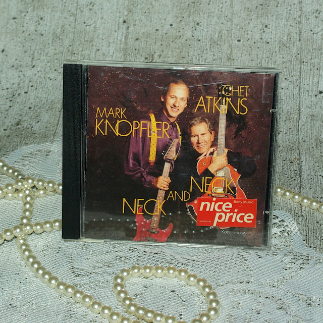 [Music Monday] Mark Knopfler & Chet Atkins - Neck And Neck