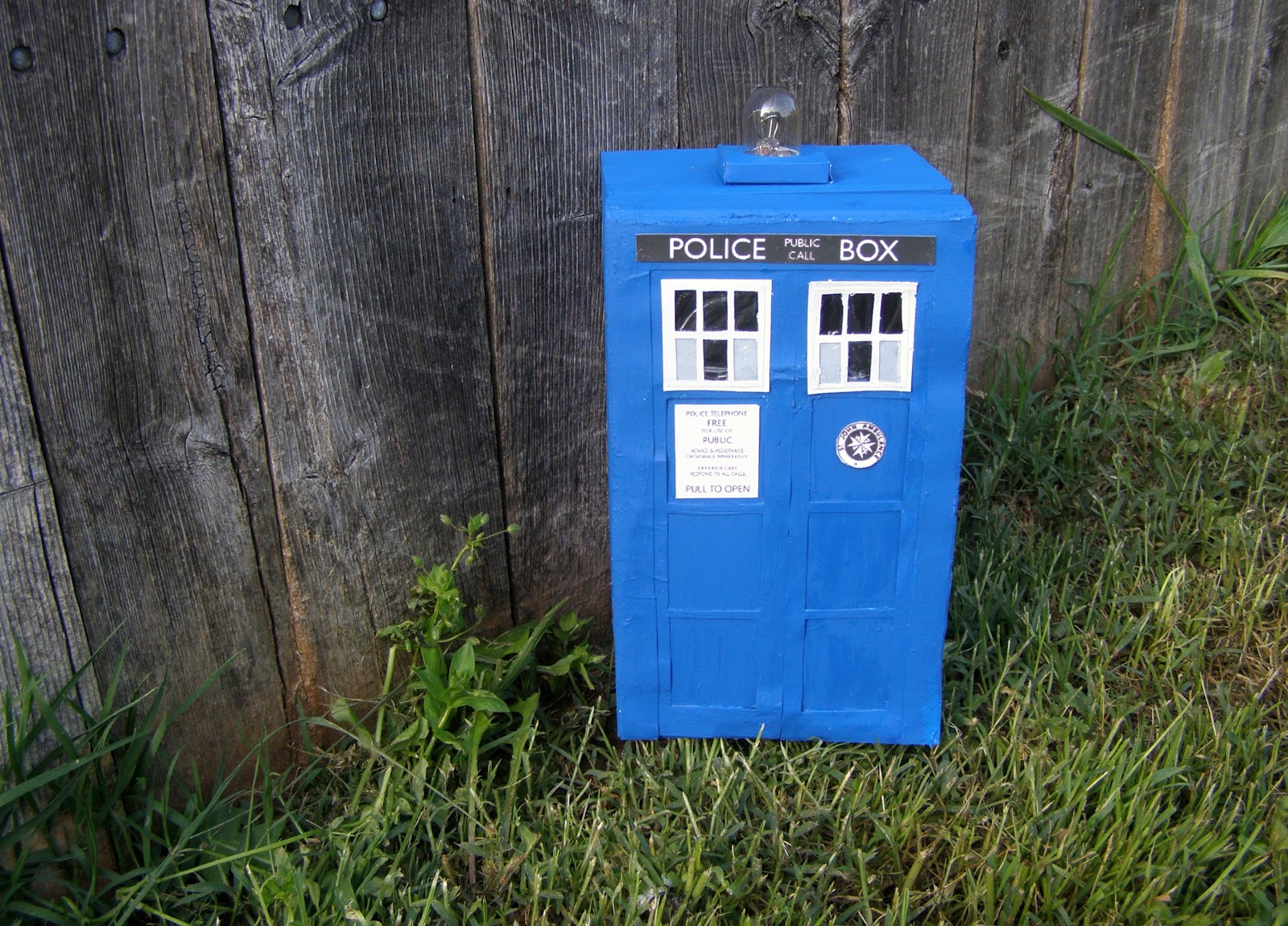 Just Folk Art: Making a TARDIS Jewelry Box or Key Chest