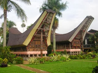 Rumah Adat Nusantara 33 Provinsi di Indonesia