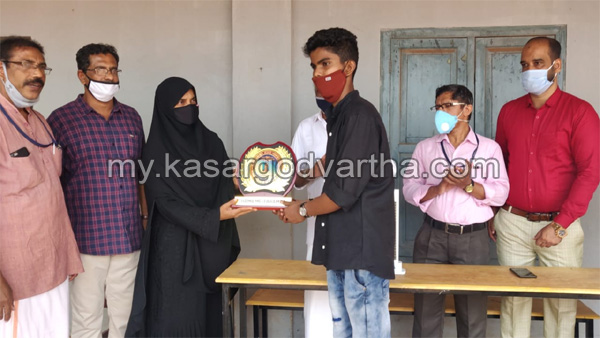 Chandragiri higher secondary school, Thamb Melparamb, Kerala, News, thamb melparamb felicitated