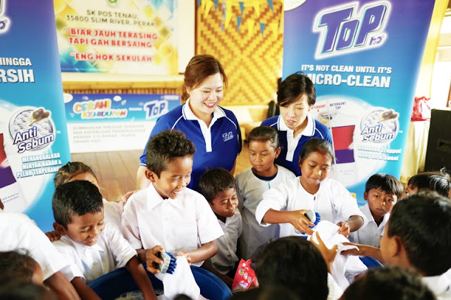 Sumbangan Kembali-Ke-Sekolah TOP Kepada 674 Pelajar Orang Asli Mencatat Rekod Tiga Kali Ganda Sasaran Dana Sumbangan Kembali-Ke-Sekolah TOP Kepada 674 Pelajar Orang Asli Mencatat Rekod Tiga Kali Ganda Sasaran Dana