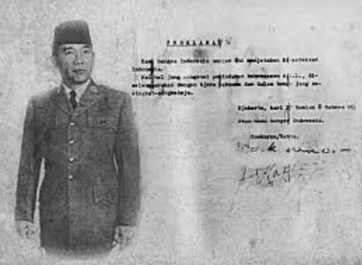 Sebutkan makna proklamasi kemerdekaan bagi bangsa indonesia