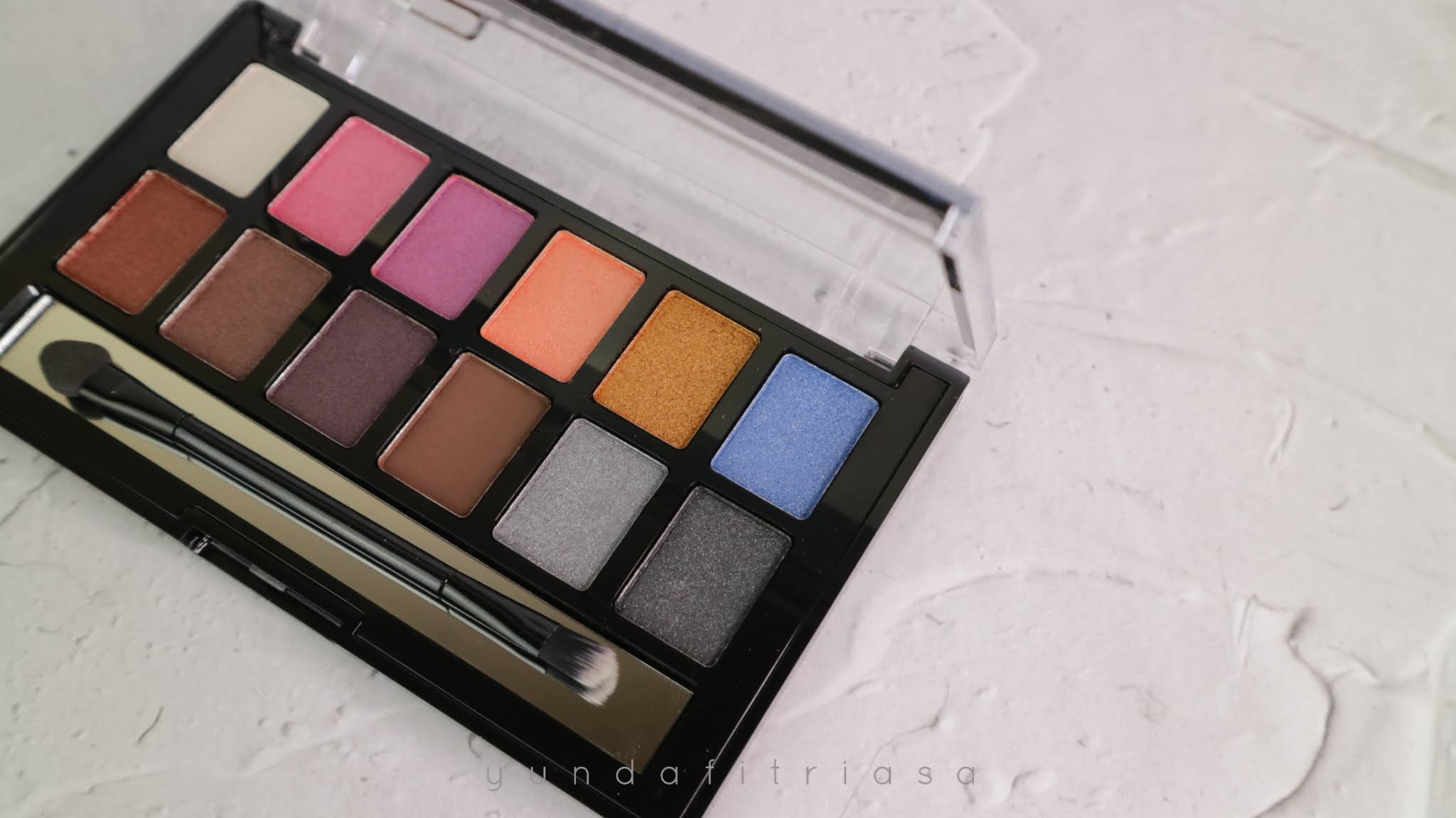 палетка микс. классная косметика и палетки теней кисточки. палетка микс. грим палитра. палетка микс.