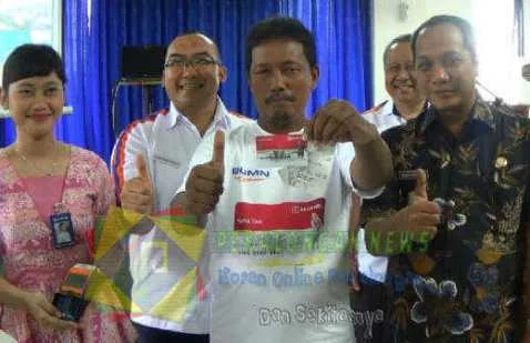 842 Petani Kota Pekalongan Terima Kartu Tani