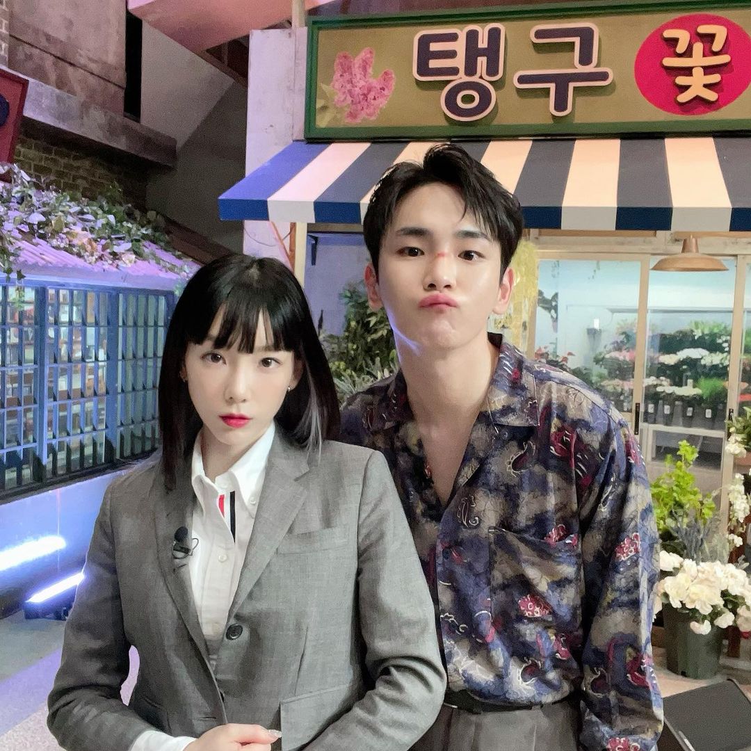Taeyeon and Key snap photos at their 'Amazing Saturday' filming