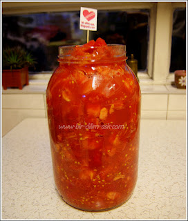 pişirilmemiş domates konservesi