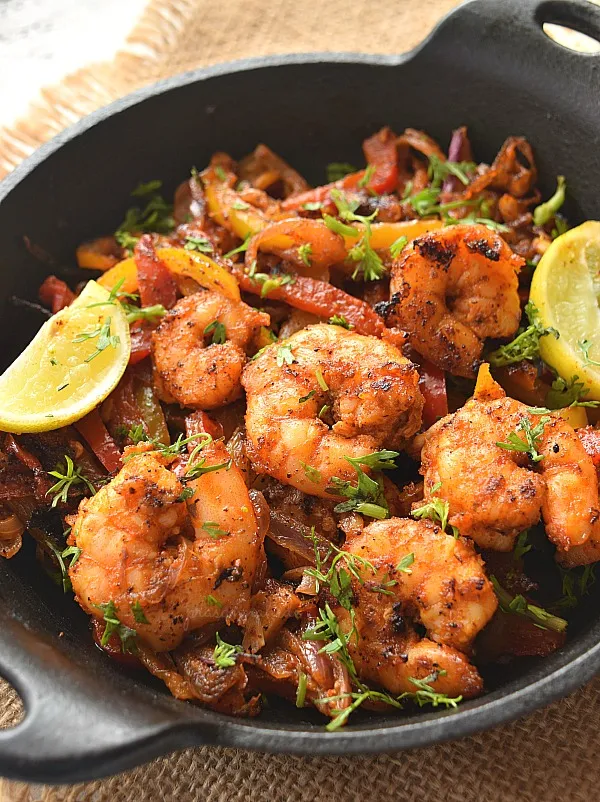 spicy and good shrimp fajitas with lot of bell peppers,onion and spices