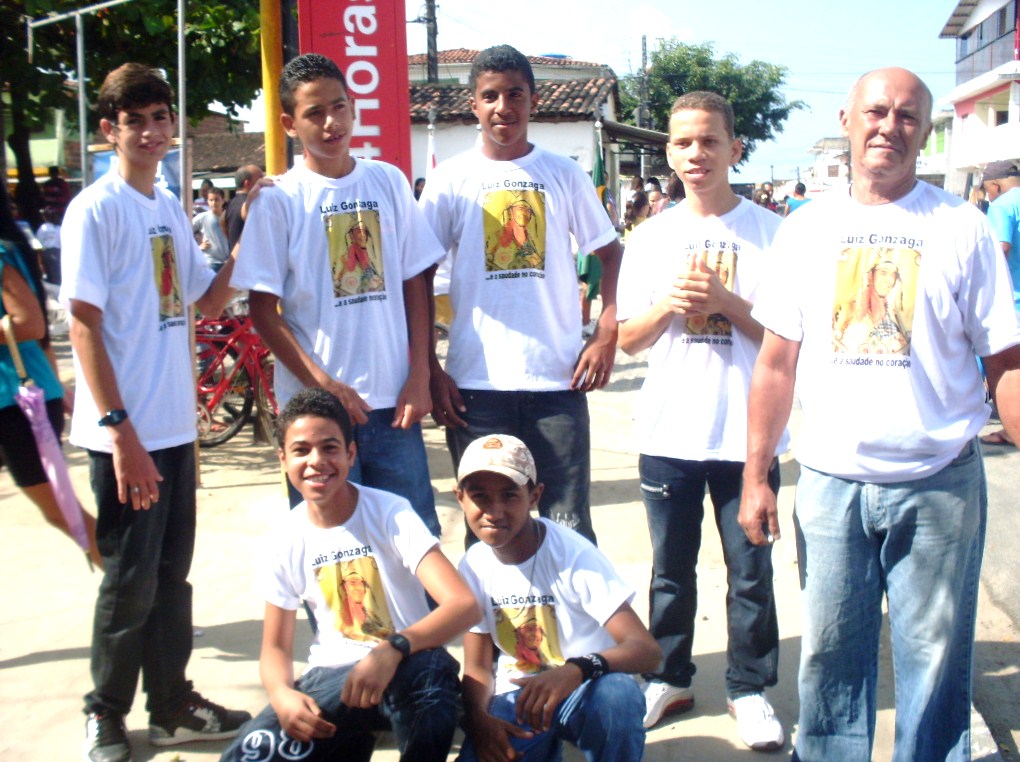 DESFILE CÍVICO: HOMENAGEM AO REI DO BAIÃO LUIS GONZAGA ~ EMEF CELSO ...