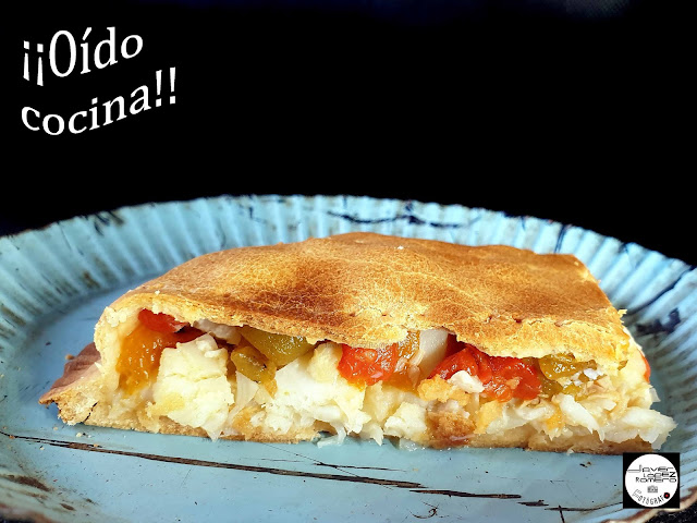 Empanada de bacalao, atún y pimientos del piquillo con masa casera