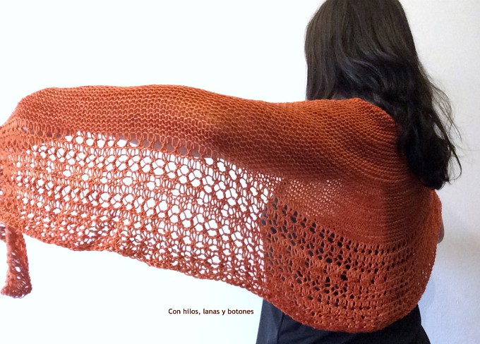 Con hilos, lanas y botones: Rosewater Shawl (Woolenberry)