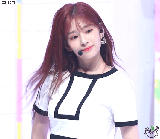김민주 미소