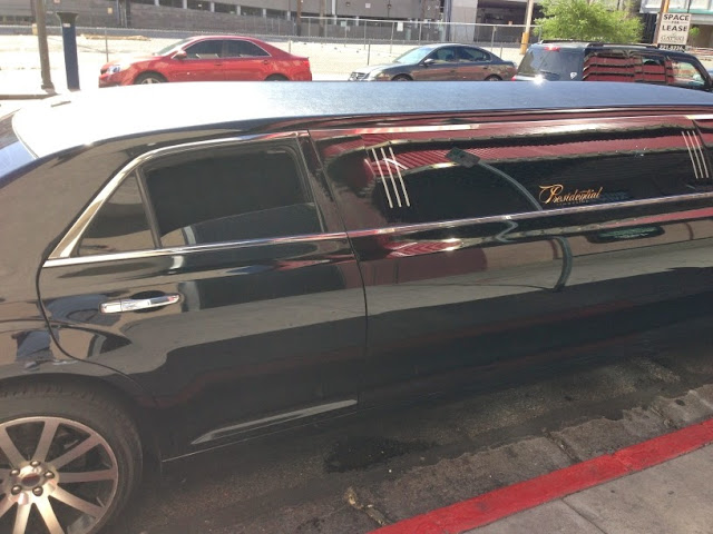 Presidential Limo Stretch Limousine