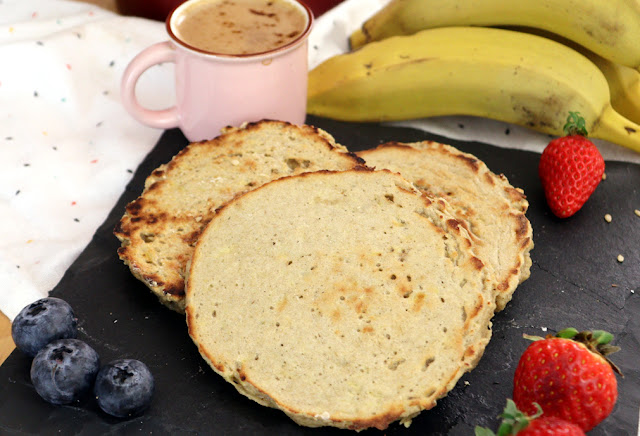 Pão fácil e rápido de banana e aveia de frigideira