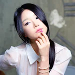 Lee Eun Seo – White Sheer And Ruffle Skirt Foto 7