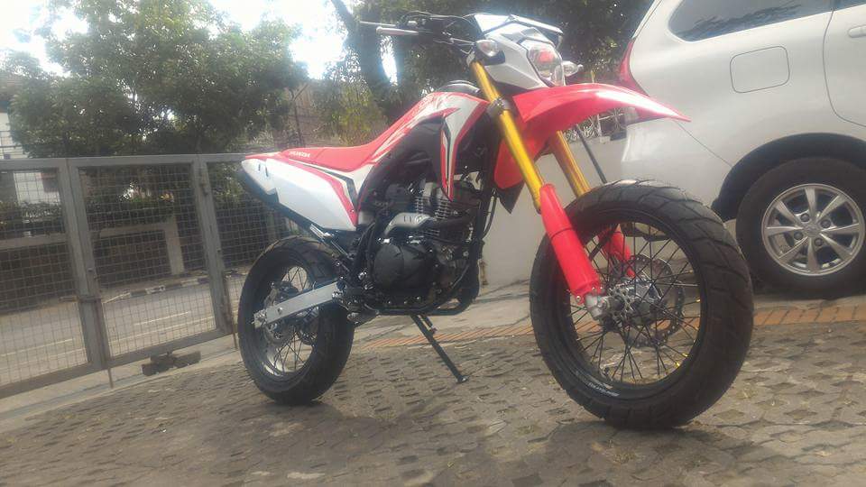 Berapa Biaya untuk Modifikasi CRF150L Menjadi Supermoto ...