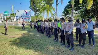 Puluhan Poresonil Amankan Demo Penolakan Tambang Di Taliwang