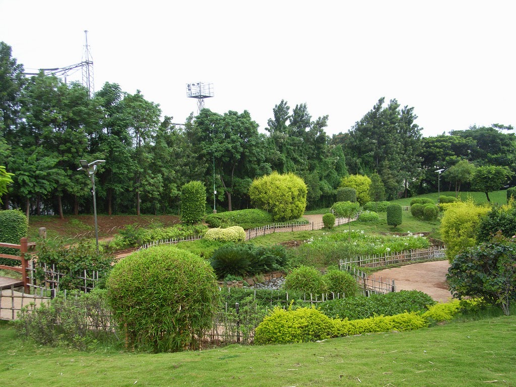 pune places to visit in bund garden