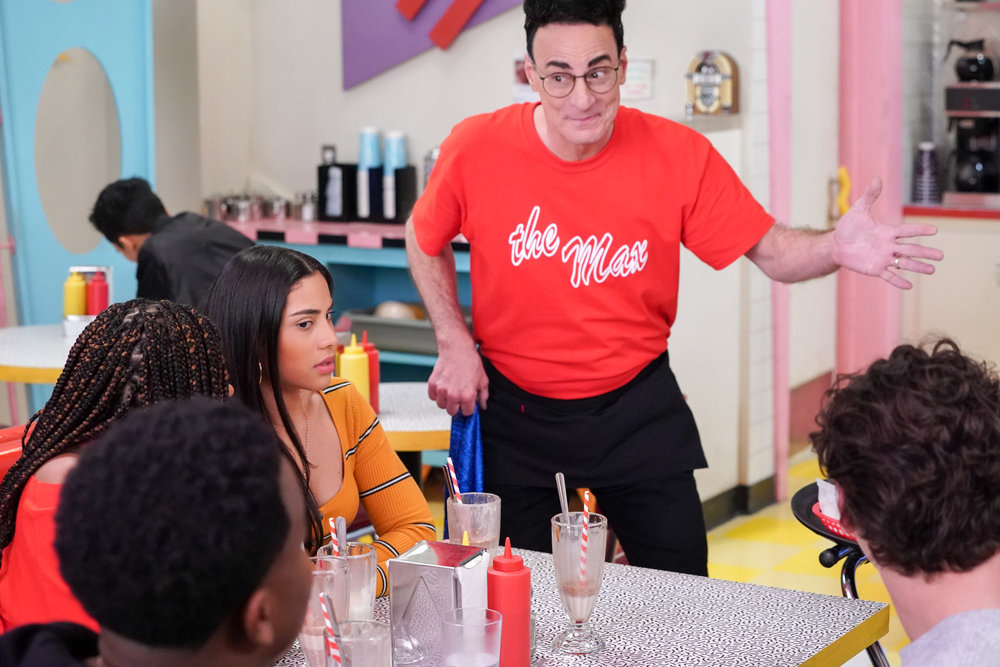 Saved by the bell 2020 trailers images and posters the
