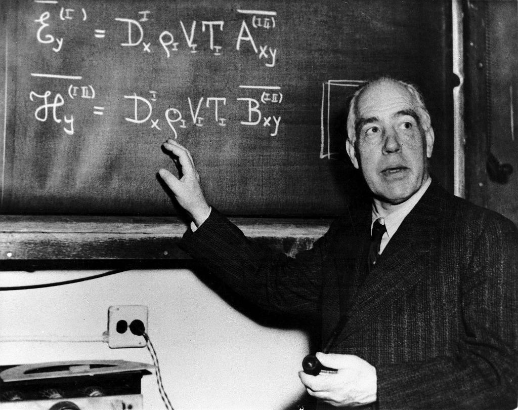 En 1916, Bohr comenzó a ejercer de profesor en la Universidad de