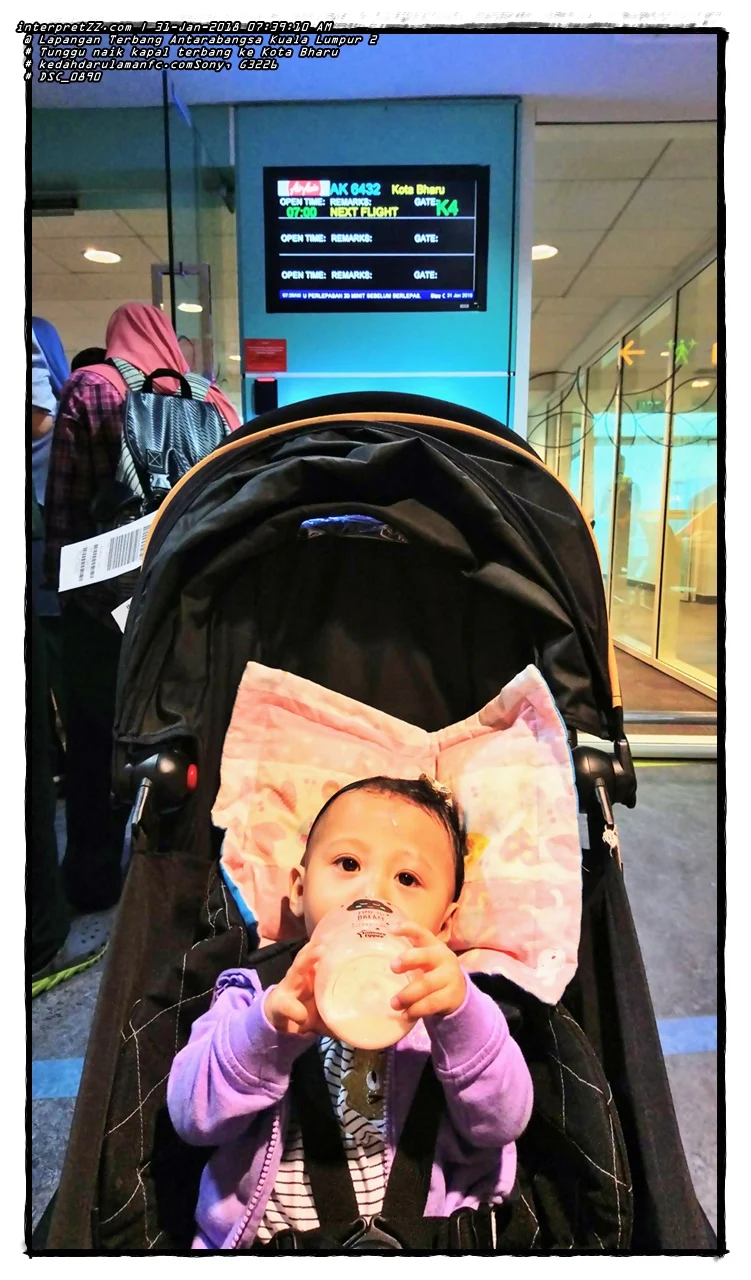 Pengalaman bawa stroller naik kapal terbang