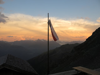 Abendliches Wolkenschauspiel über den Stubaiern