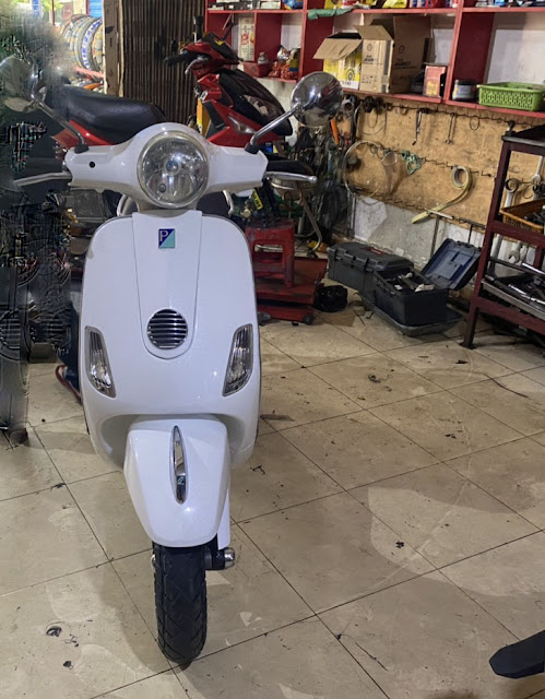 Mẫu sơn xe Vespa LX màu trắng pha lê cực đẹp