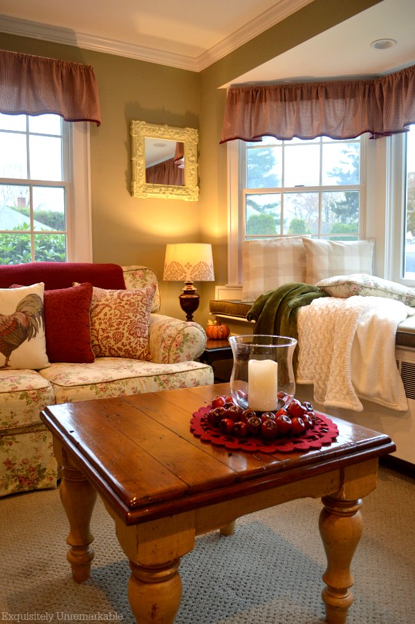 Cottage Style Family Room With Gingham Valances