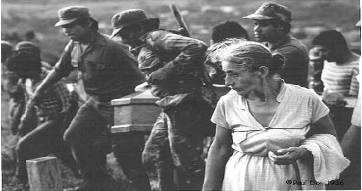 HUELGA DEL RÍO BLANCO LUNES 7 DE ENERO DE 1907. Albúm fotográfico del Río Blanco. HUELGA DEL RÍO BLANCO LUNES 7 DE ENERO DE 1907. Albúm fotográfico del Río Blanco.
