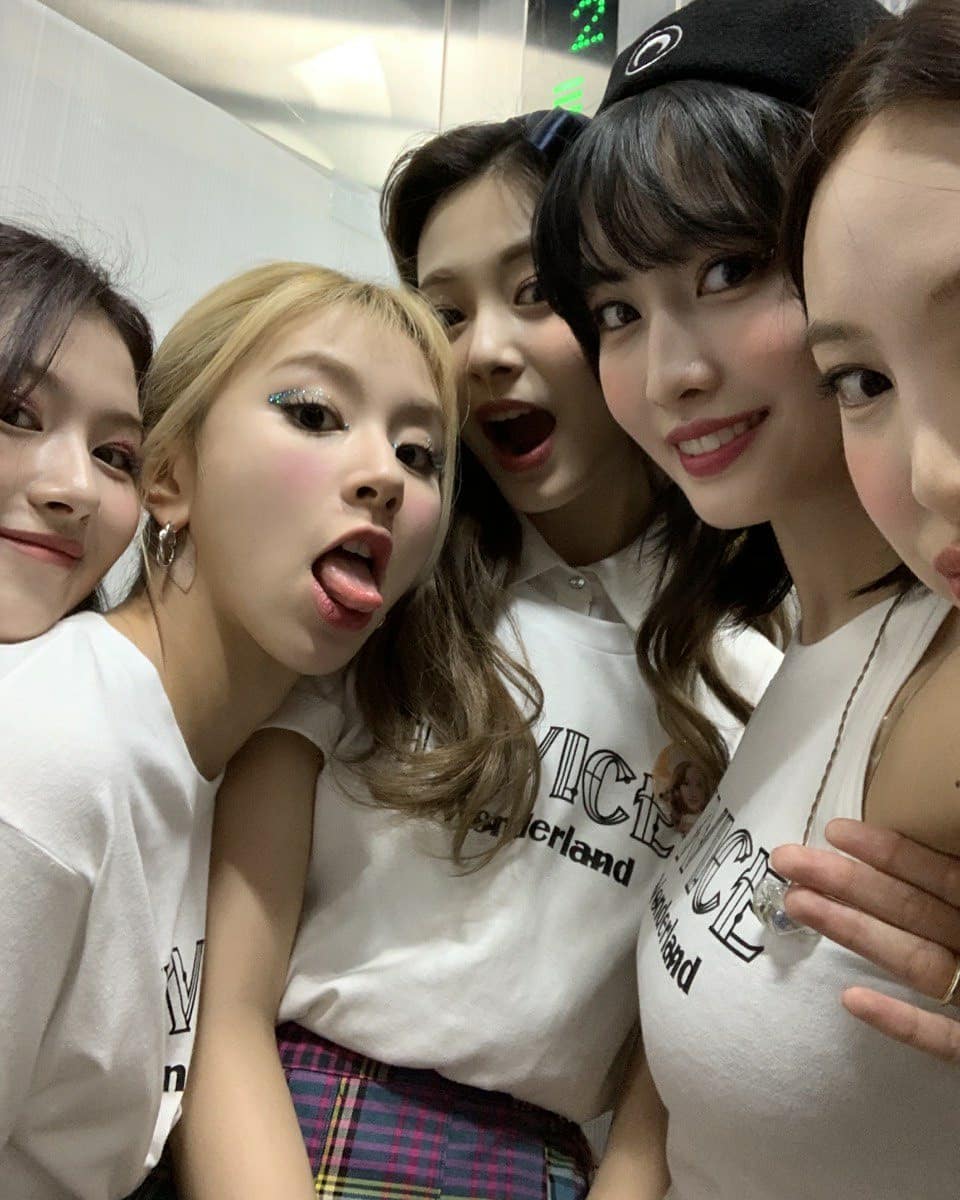 twicetagram_20210307_33.png